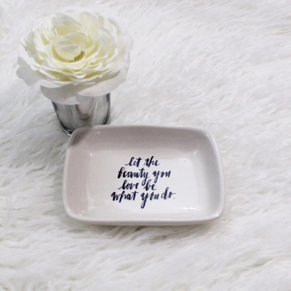 🎈SOLD 🎈Rae Dunn Love\Beauty Rectangle Tray/Dish - Picture 2 of 4